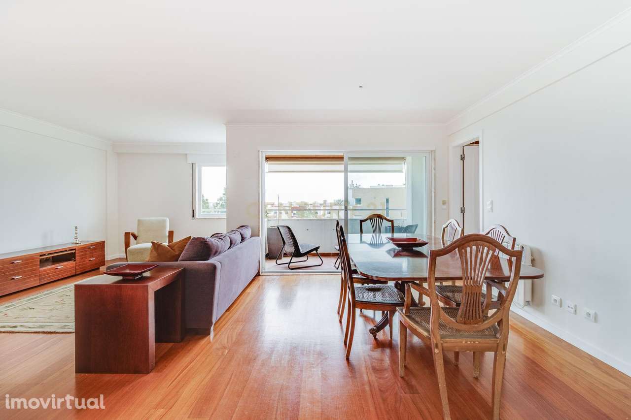 Fantástico T3 com terraço frente ao Parque das Conchas - Grande imagem: 3/55