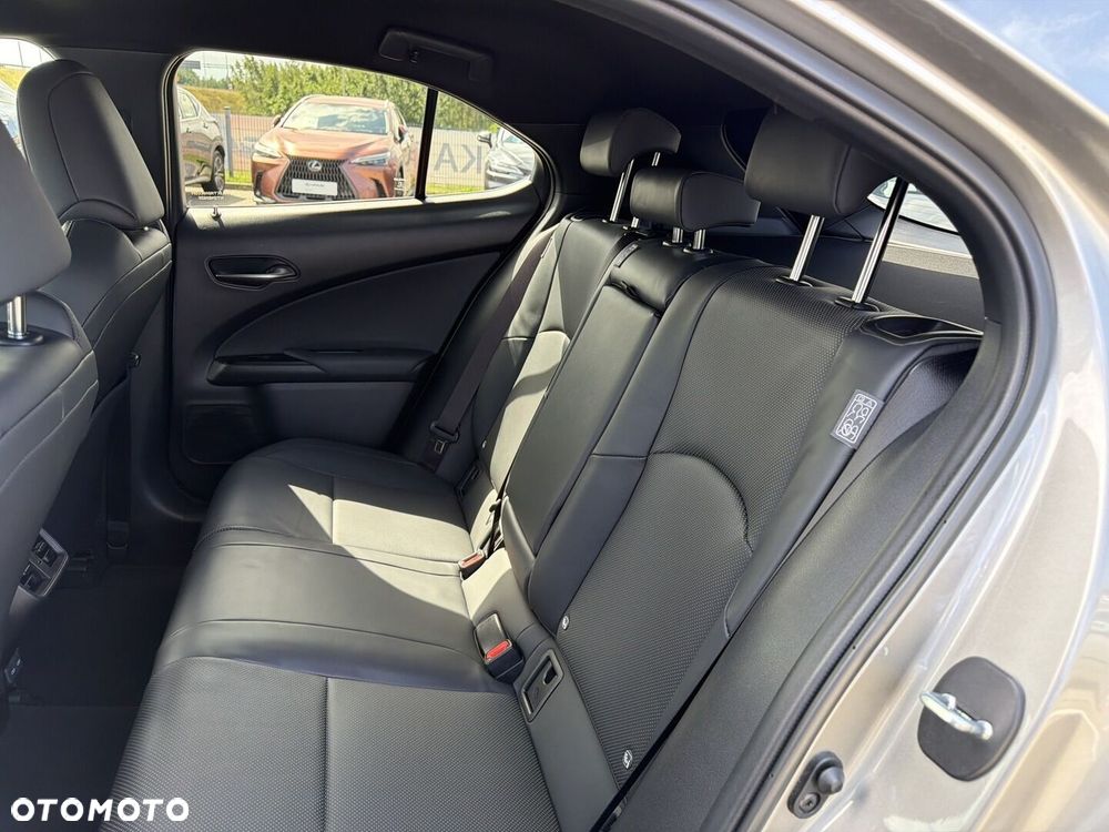 Lexus UX - 22