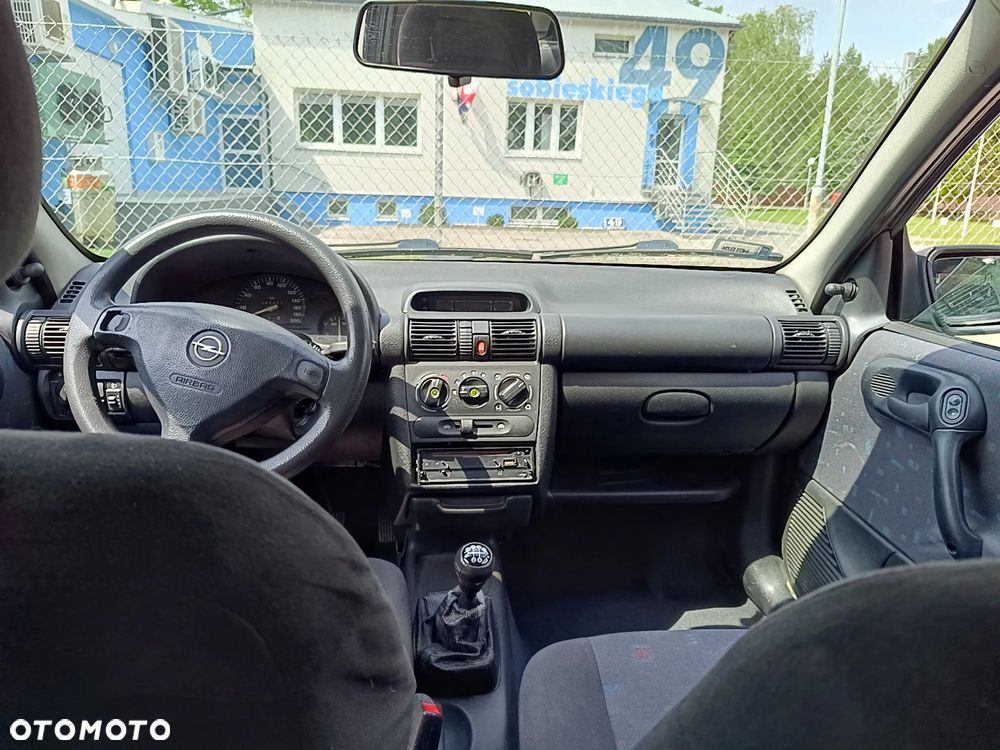 Opel Corsa 1.2 Swing 16v - 21