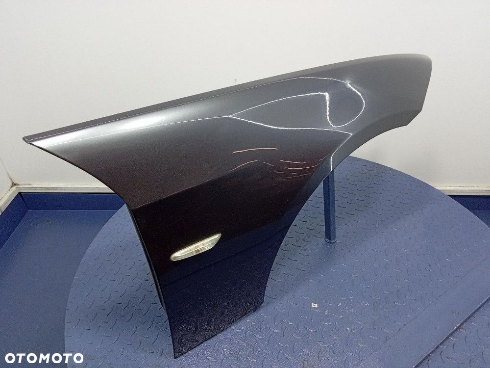 BMW 3 E90 E91 BŁOTNIK PRZÓD PRAWY A22 - 2