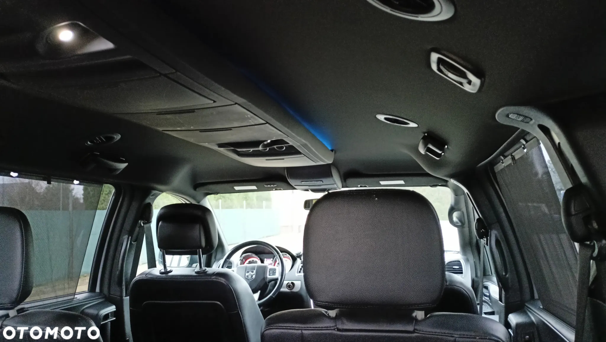 Dodge Grand Caravan - 25