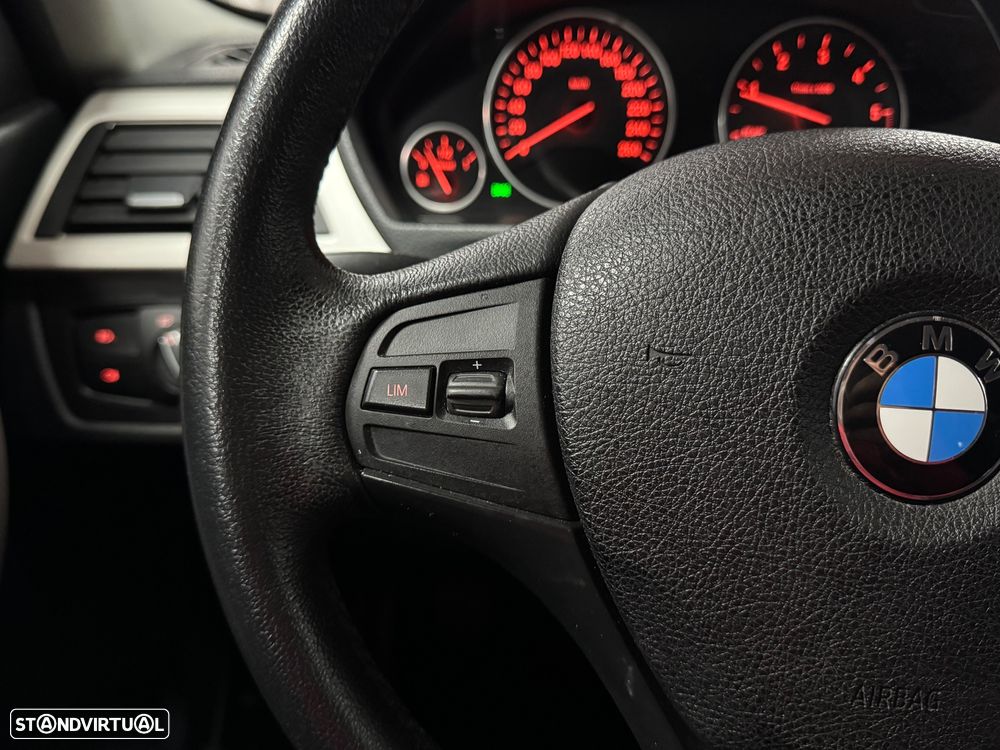 BMW 318 d Line Sport - 22