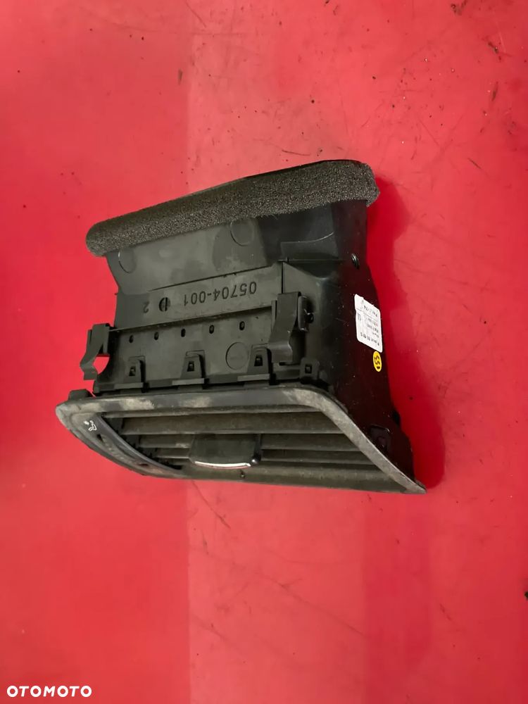 VW PASSAT B6 KRATKA NAWIEWU PRAWA 3C1819702E - 2