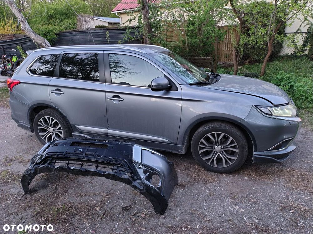 Mitsubishi Outlander - 4