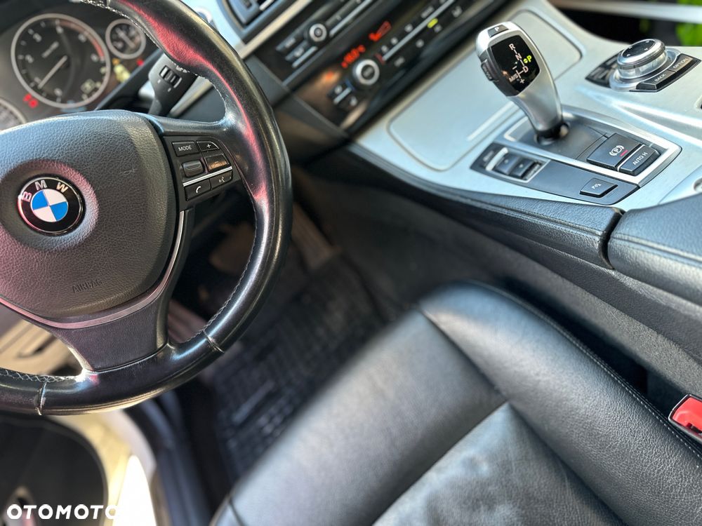 BMW Seria 5 520d xDrive Modern Line - 18