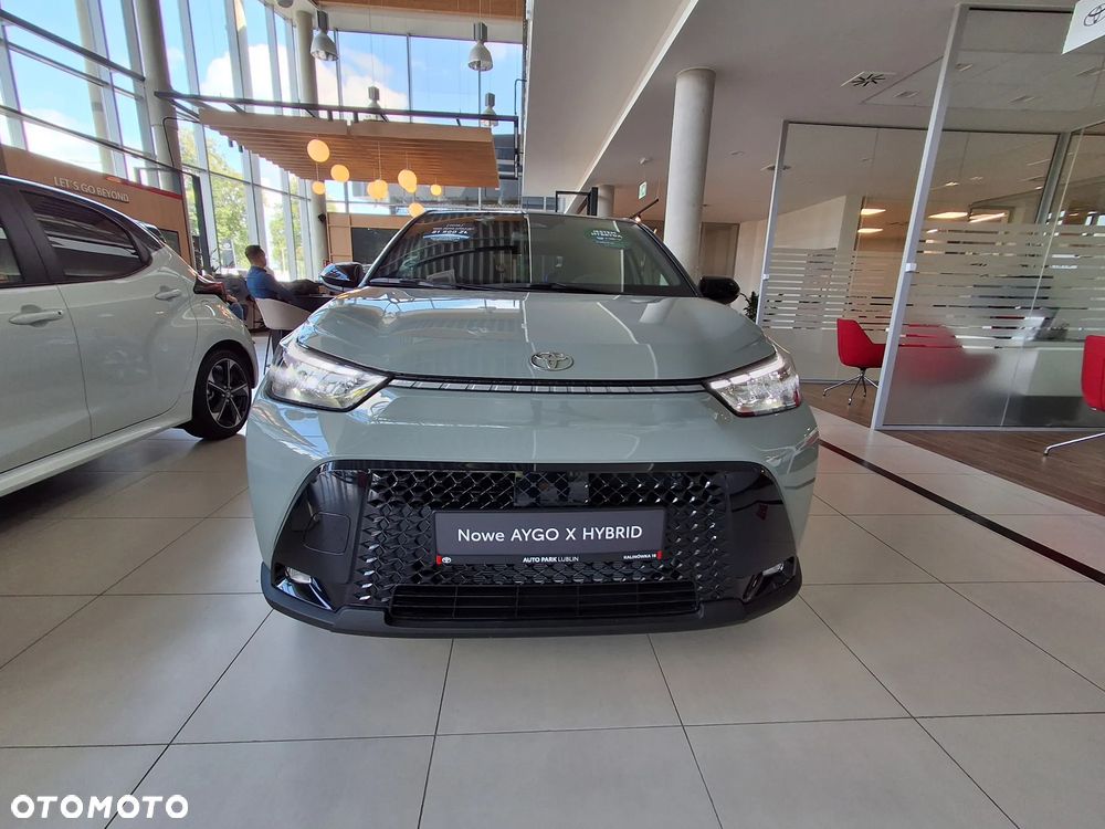 Toyota Aygo X Hybrid 1.5 Style e-CVT - 2