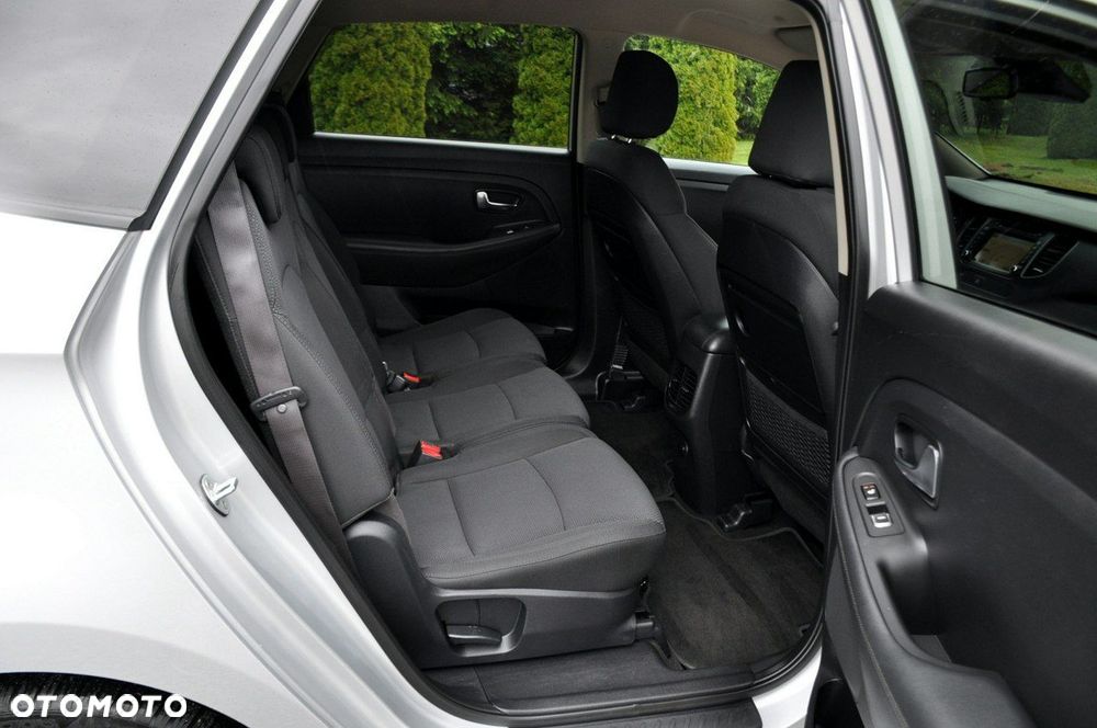 Kia Carens - 19
