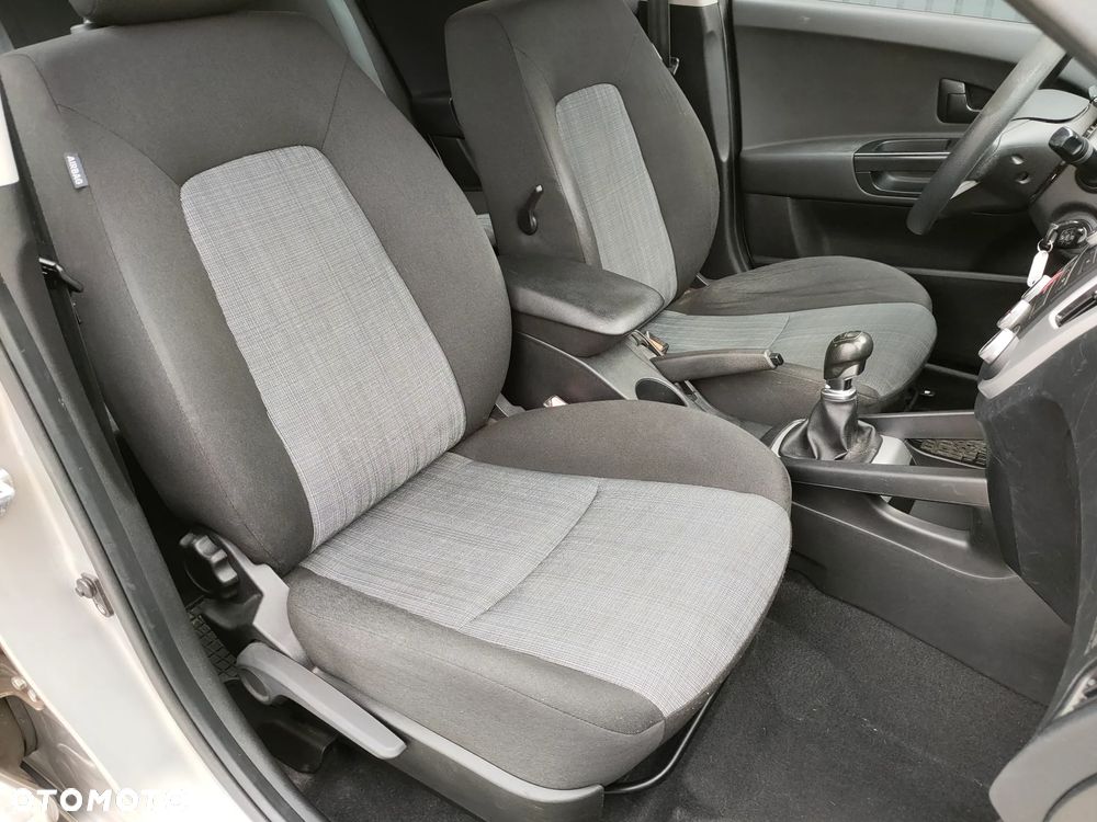 Kia Ceed 1.4 CVVT Attract - 13