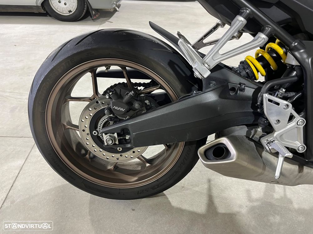 Honda CB 650R - 13