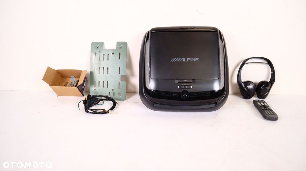 TOYOTA LAND CRUISER 200 PODSUFITKOWY MONITOR ALPINE - 1