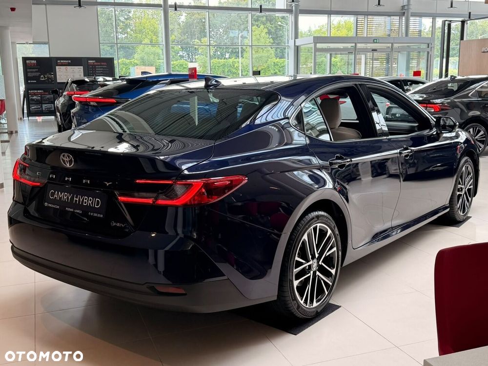 Toyota Camry - 7