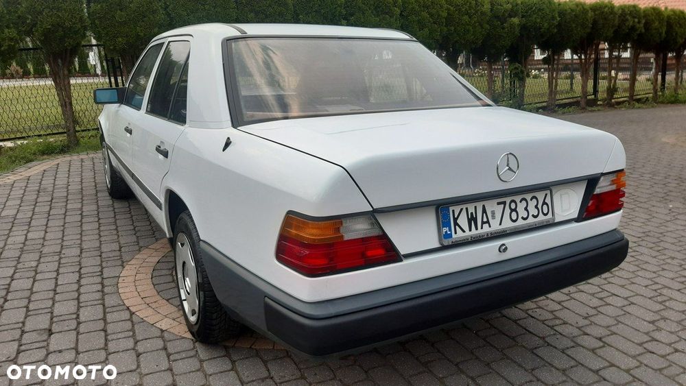Mercedes-Benz W124 (1984-1993) - 28
