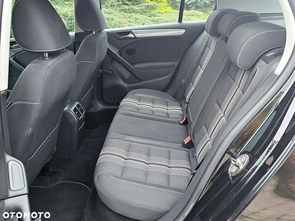 Volkswagen Golf 1.6 TDI DPF BlueMotion Technology MATCH - 32