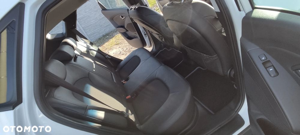 Hyundai ix35 - 23