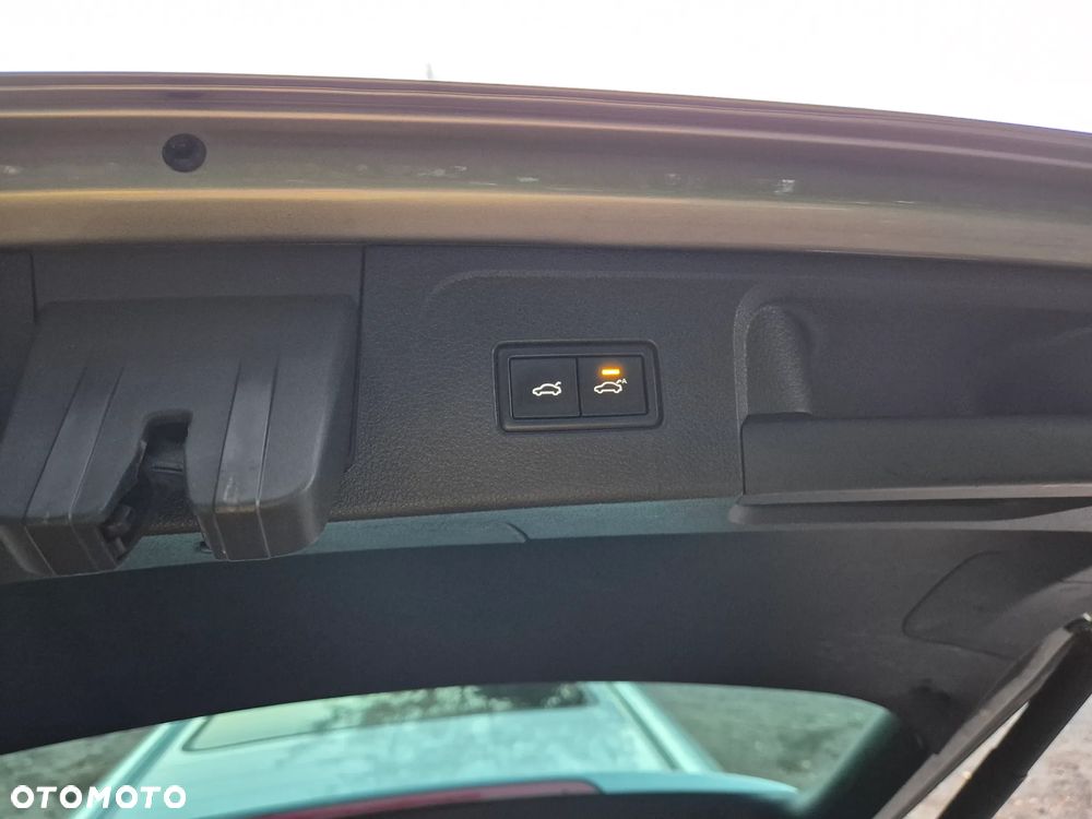 Volkswagen Passat - 15