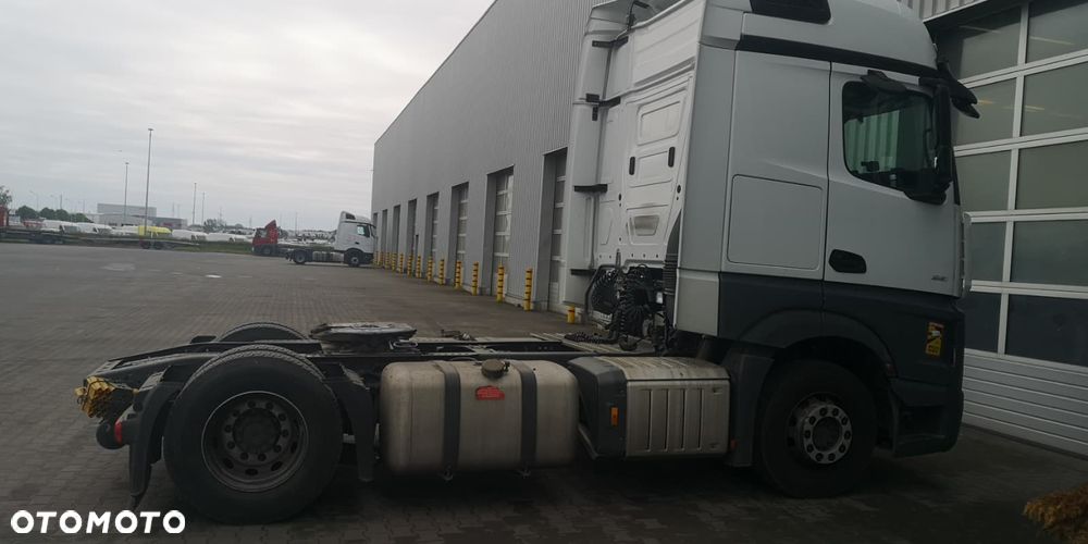 Mercedes-Benz ACTROS MP4 - 2
