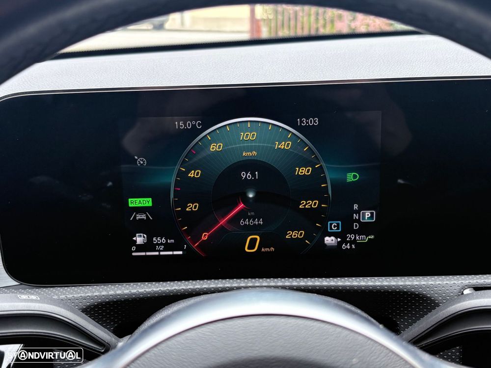 Mercedes-Benz A 250 Limousine e AMG Line - 39