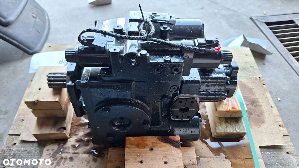 pompa hydrauliczna hydrostat  47678472R 6423-680 case WD2104 WD2504 - 1