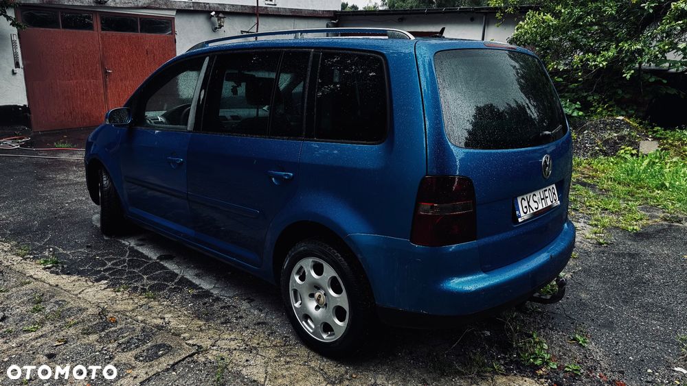 Volkswagen Touran - 10