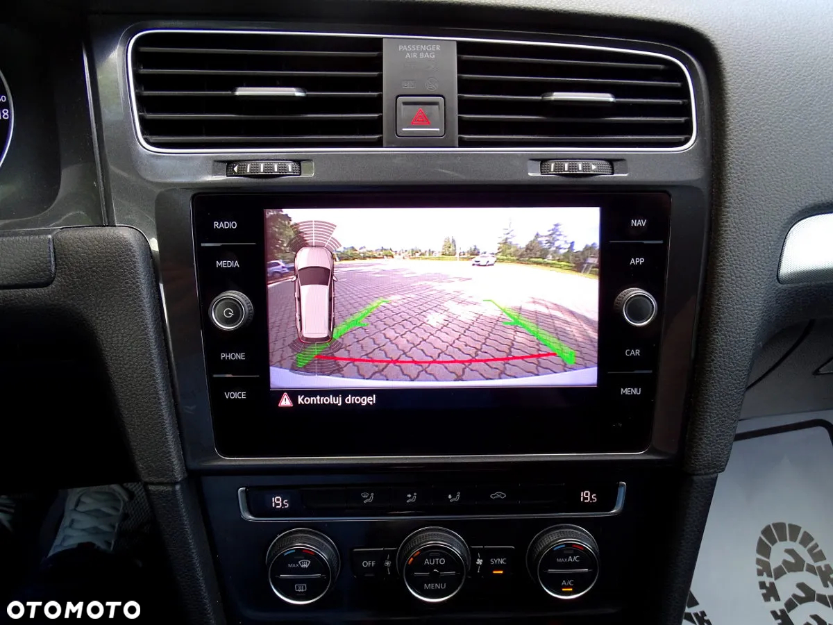 Volkswagen Golf VII 1.6 TDI BMT Comfortline - 19