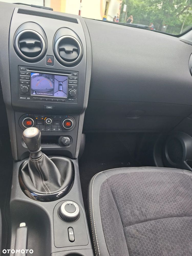 Nissan Qashqai 2.0 4x4 Tekna Premium - 26