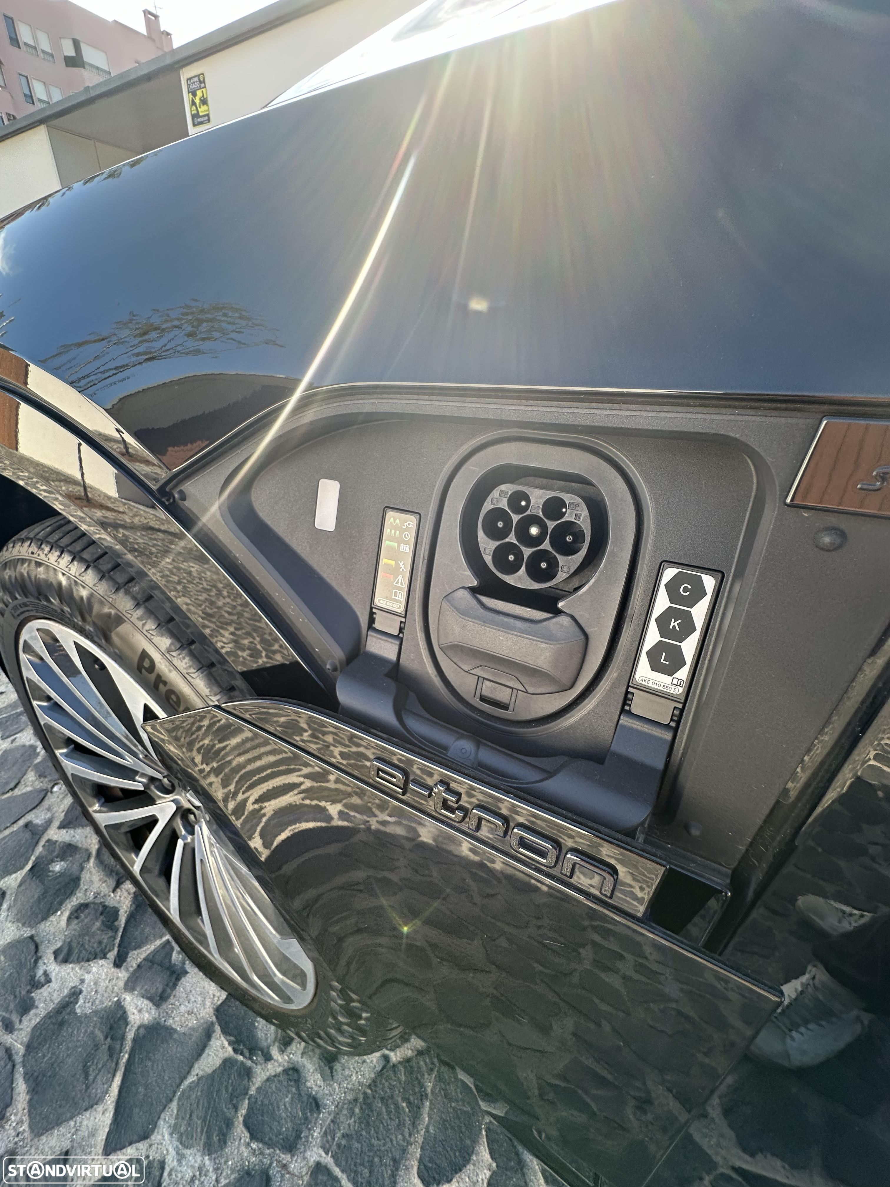 Audi Q8 e-Tron 50 quattro S line - 4