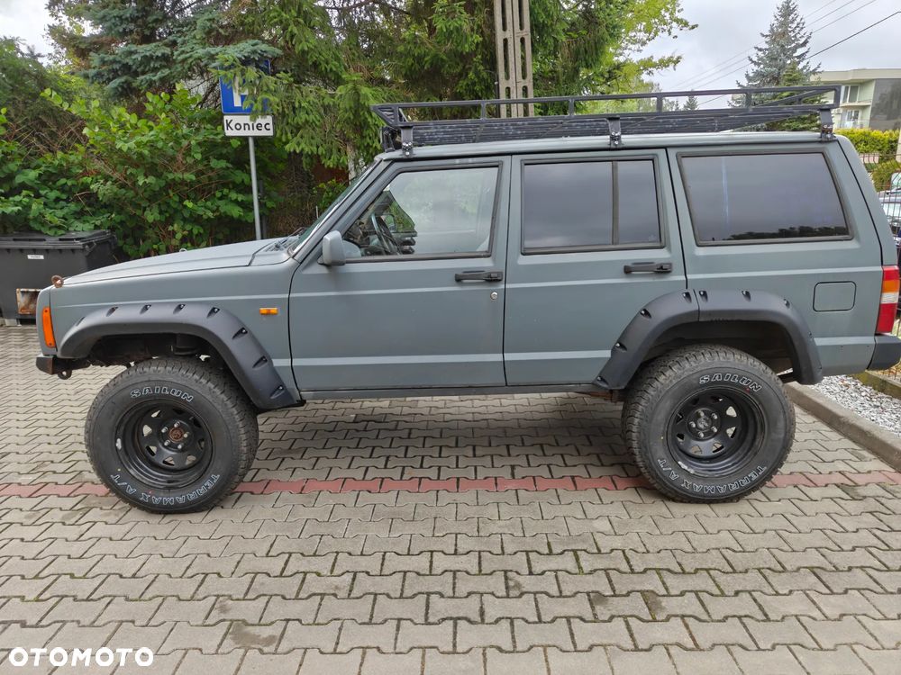 Jeep Cherokee - 3