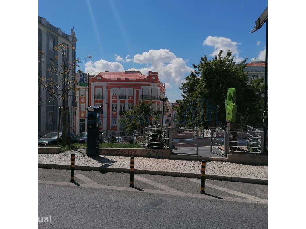 Prédio em Lisboa com rendimento - Grande imagem: 2/9