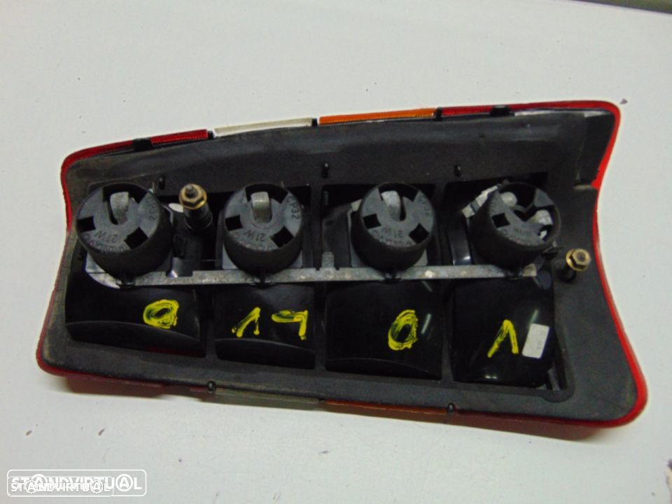 Volvo carrinha - farolim de trás - 4