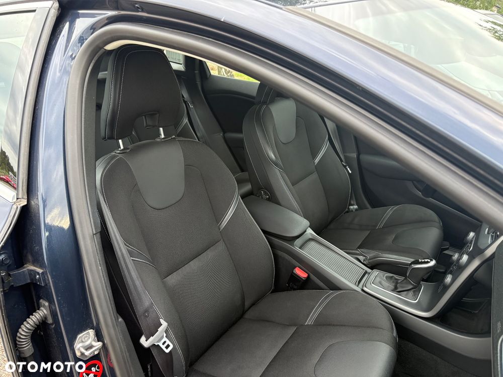 Volvo V40 D3 Geartronic Momentum - 18