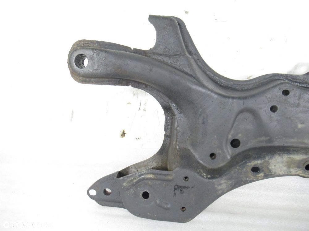 SANKI PRZÓD TOYOTA COROLLA Verso E12 2.0 D-4D - 5