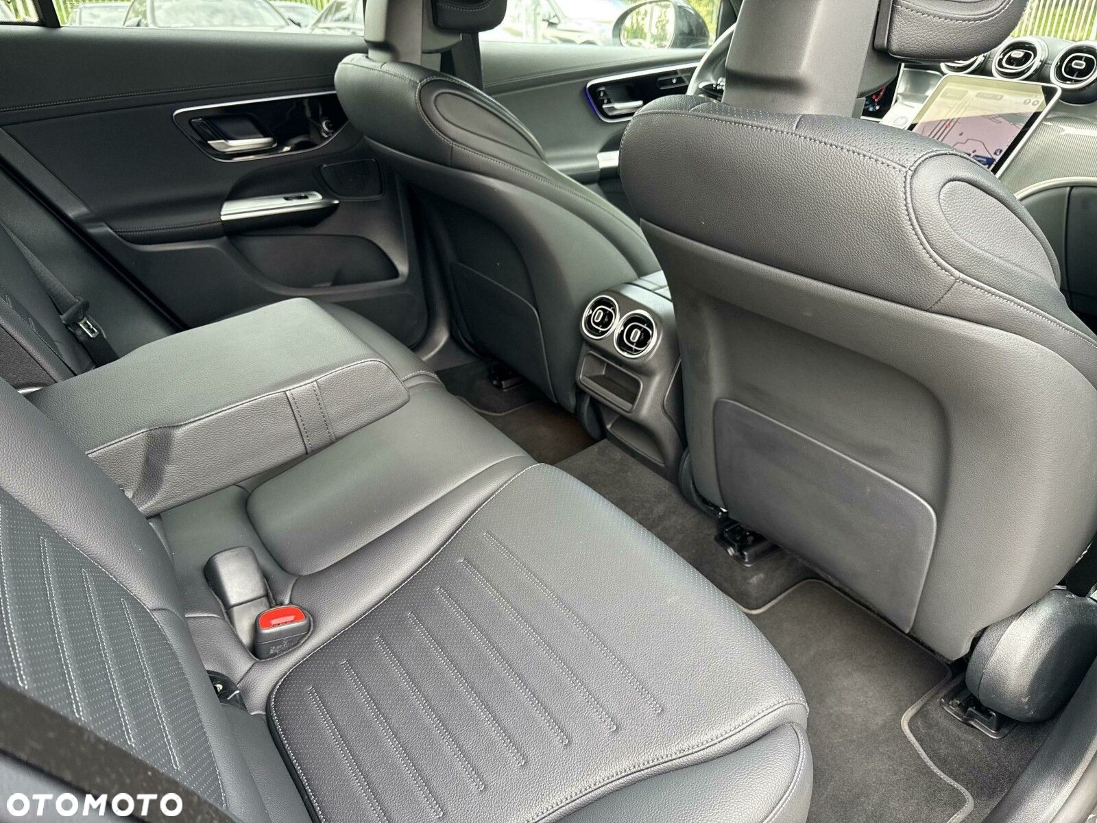 Mercedes-Benz GLC - 21