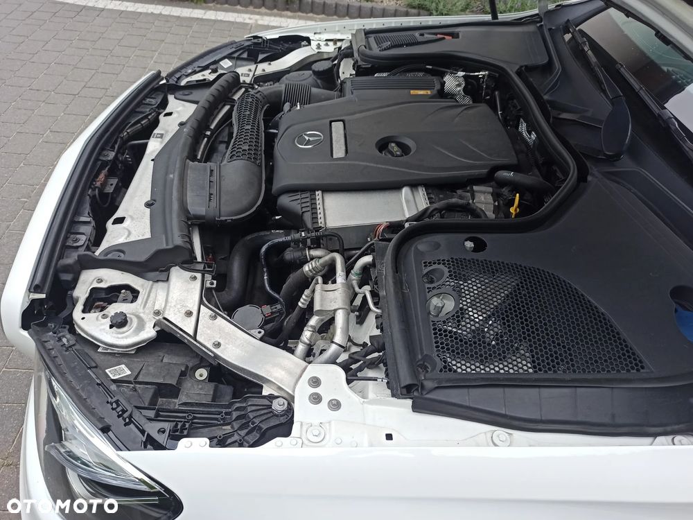 Mercedes-Benz Klasa E 200 4-Matic 9G-TRONIC - 18