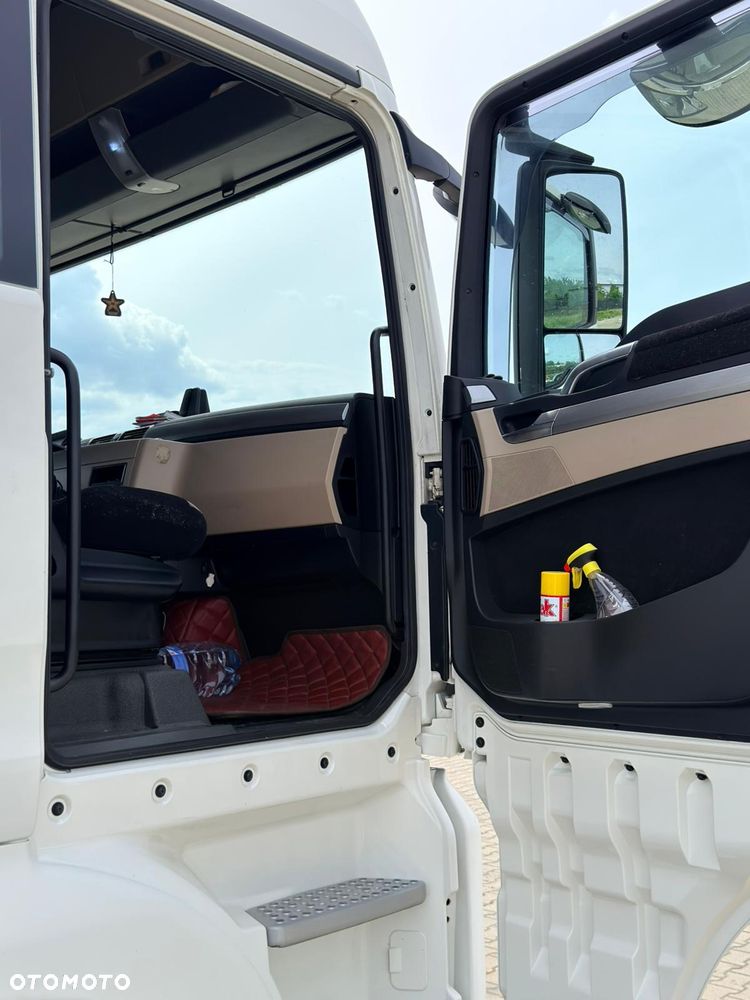 MAN TGX Lion - 12