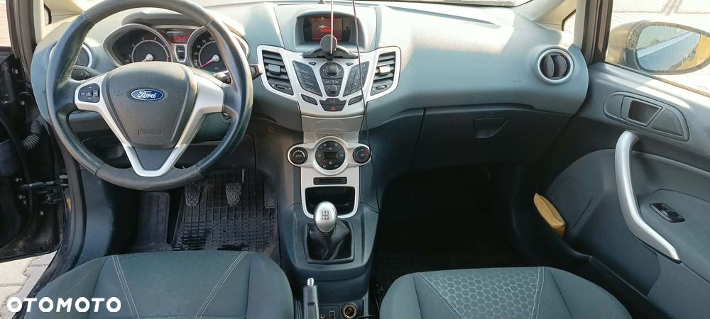 Ford Fiesta 1.4 Titanium - 2