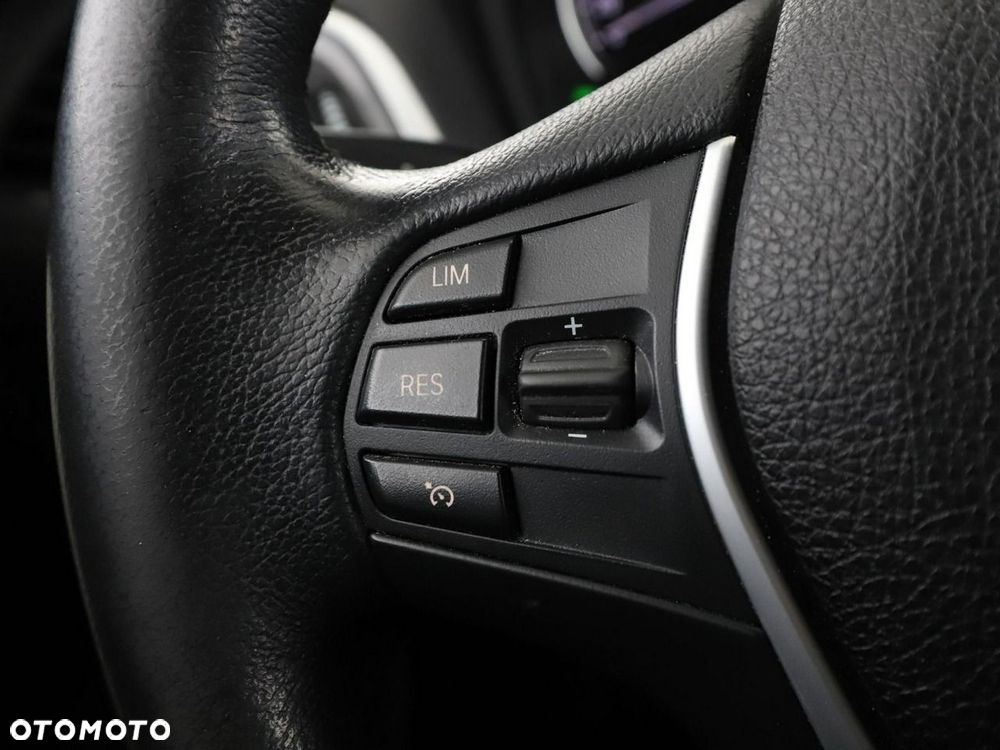 BMW Seria 1 118d Edition Metropolitan - 31