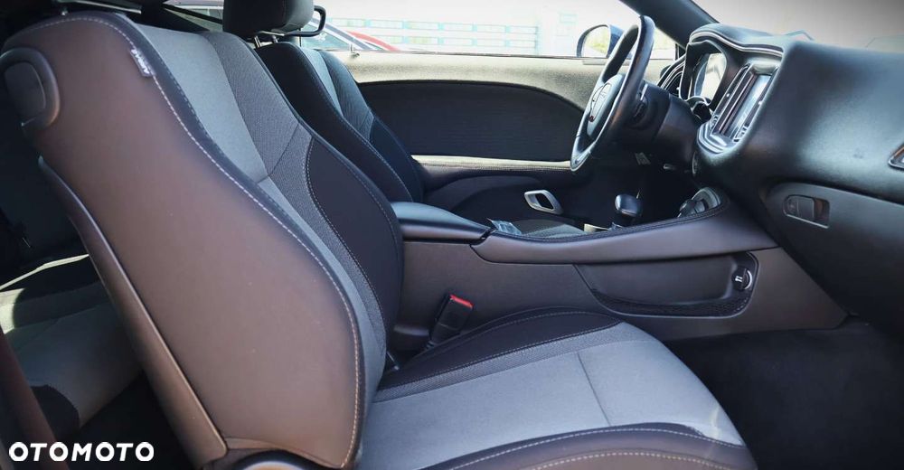 Dodge Challenger - 19