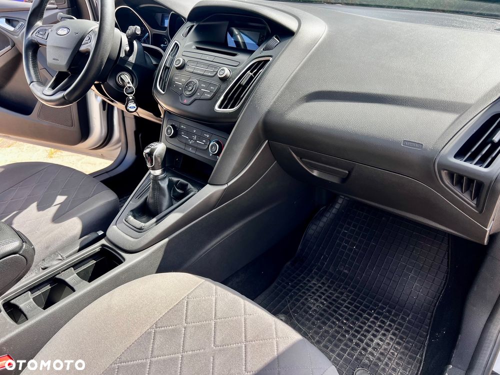 Ford Focus 1.6 Titanium - 17