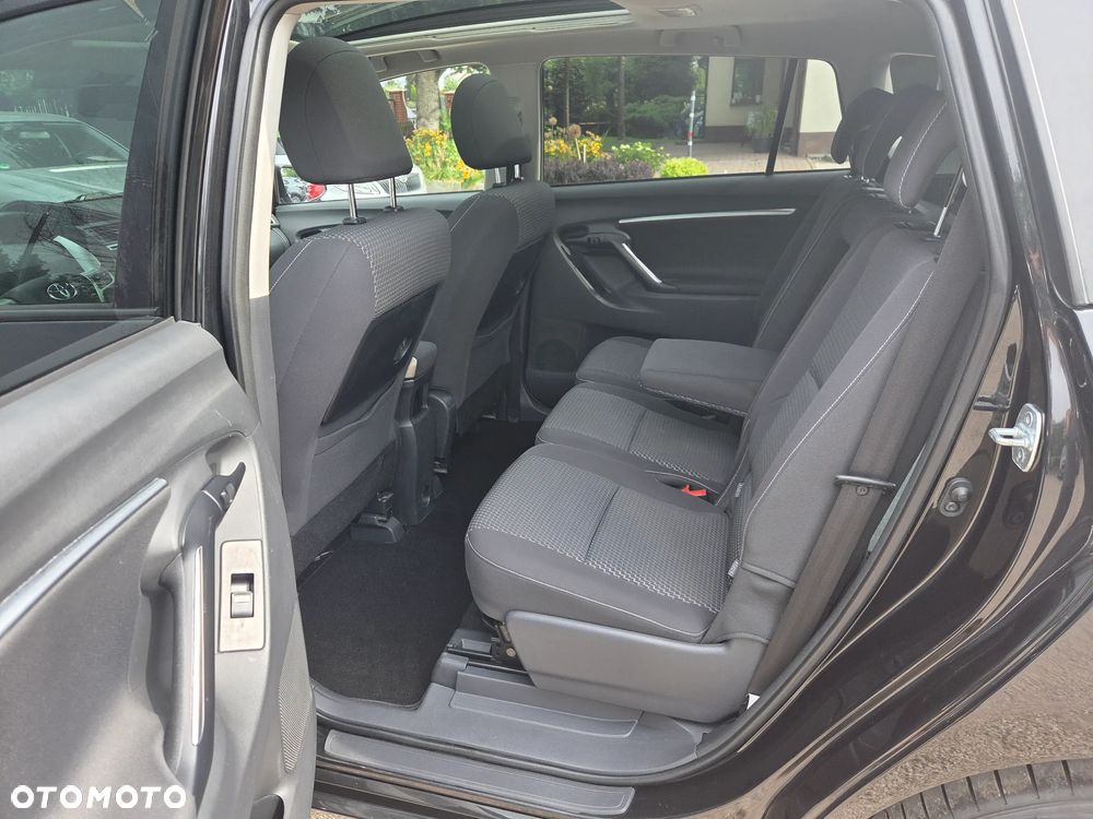 Toyota Verso 1.8 Premium - 18