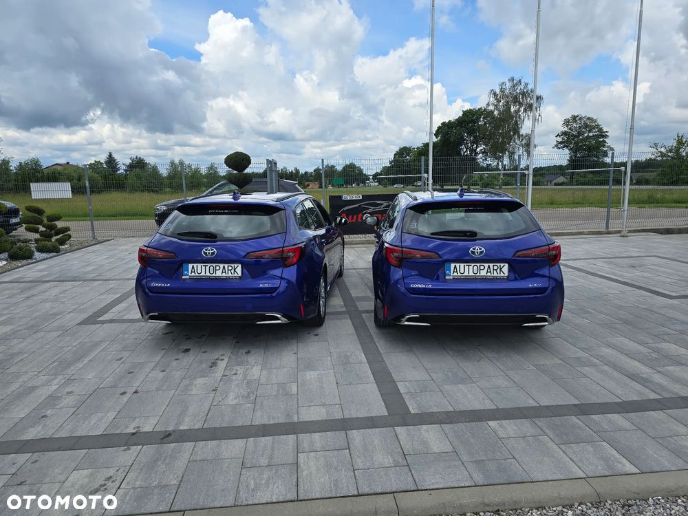 Toyota Corolla 1.8 Hybrid Comfort - 33