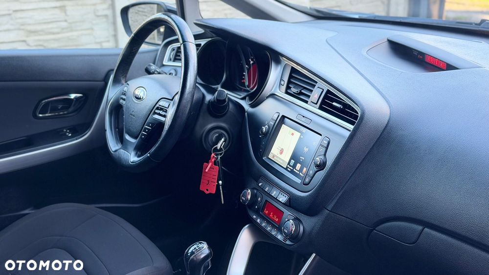 Kia Ceed - 35