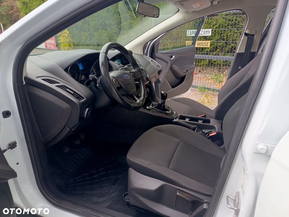 Ford Focus - 25