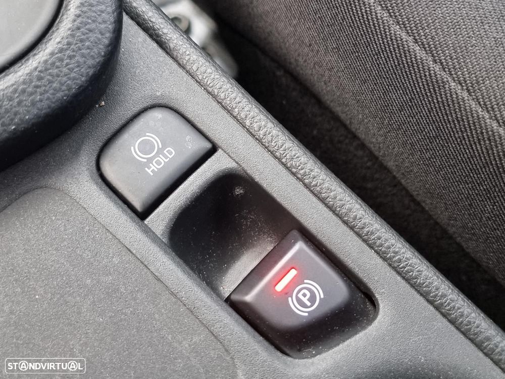 Toyota Yaris Cross 1.5 HDF Comfort - 32