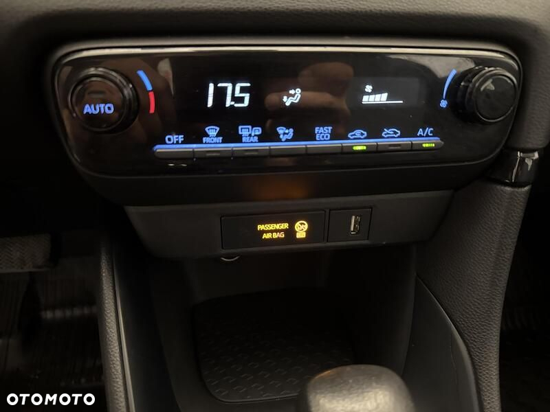 Toyota Yaris - 16