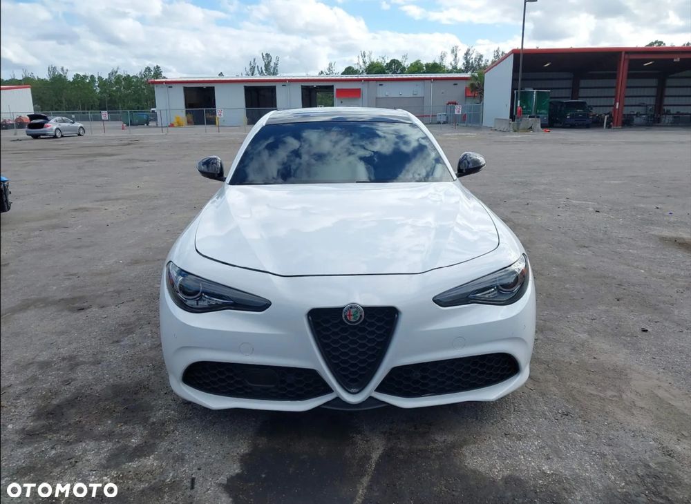 Alfa Romeo Giulia 2.0 Turbo 16V AT8 Veloce Ti - 5