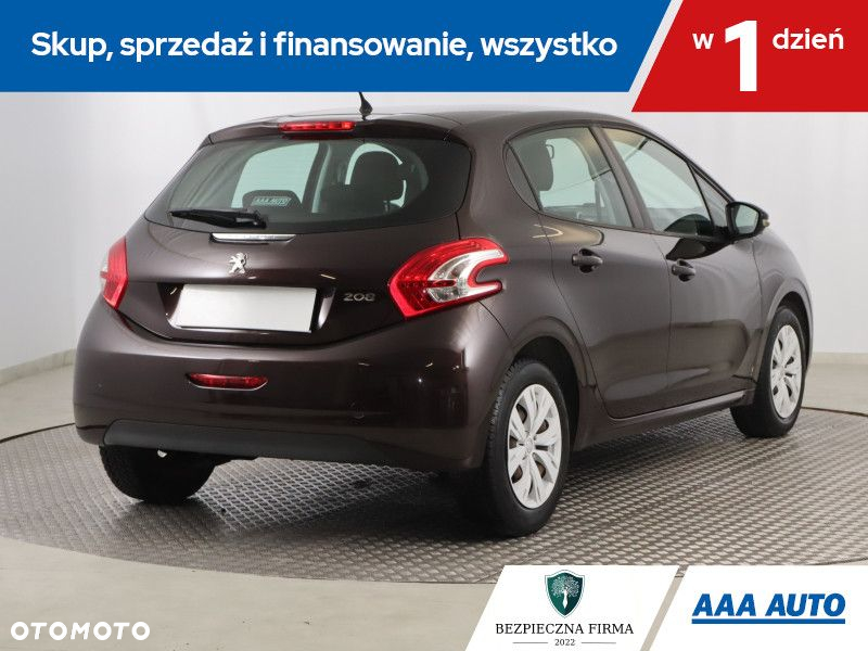 Peugeot 208 - 6