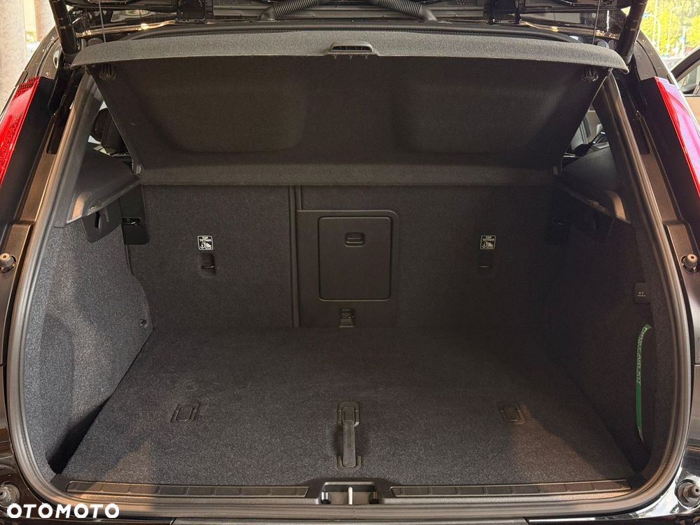 Volvo XC 40 - 35