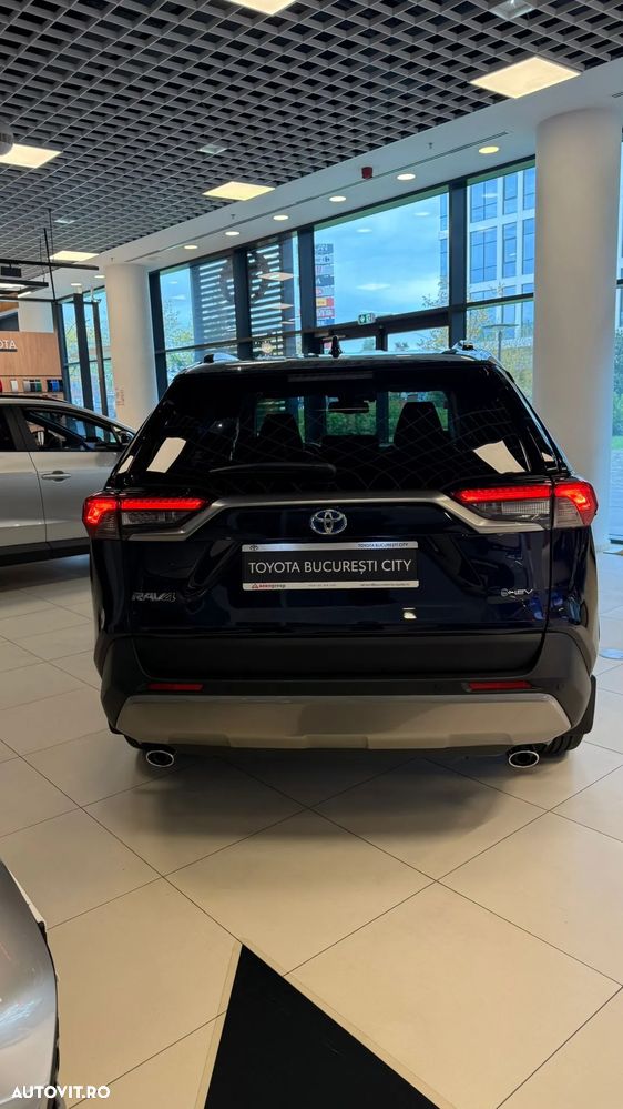 Toyota RAV4 - 8