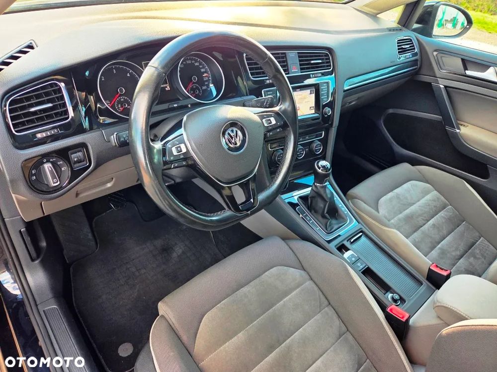 Volkswagen Golf 1.6 TDI Highline - 28
