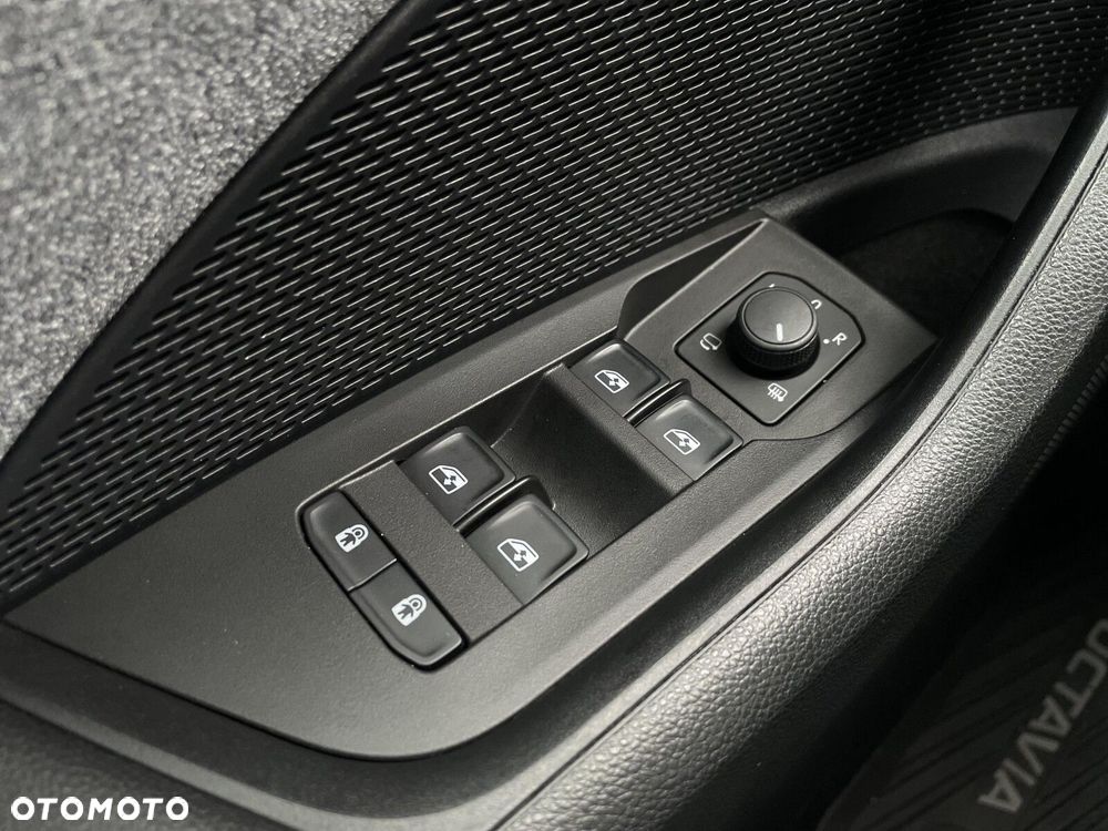 Skoda Octavia 2.0 TDI Selection DSG - 27